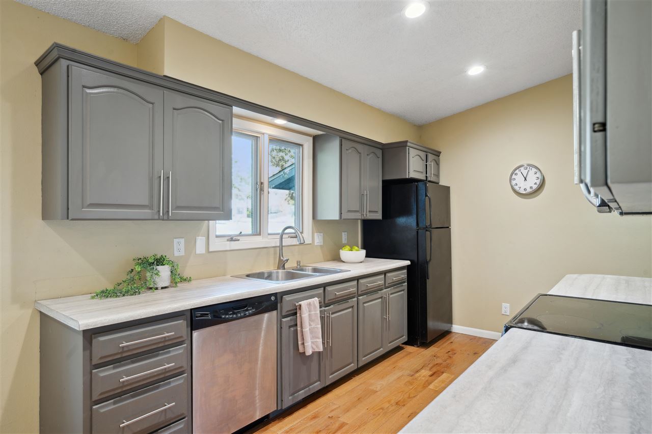 Edge Realty Group 1487 Valley View Drive, Coralville