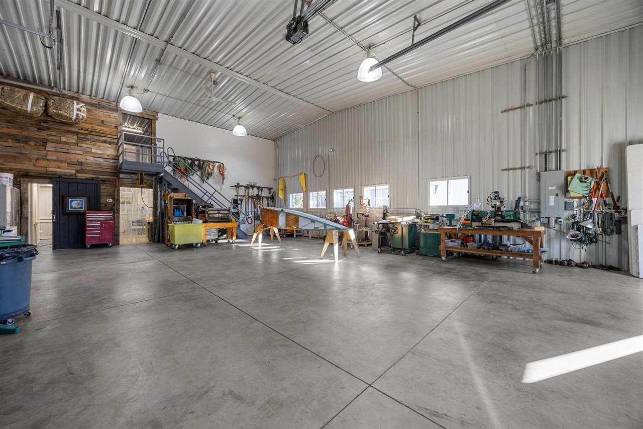 13335 Circle Dr Anamosa IA 52205
