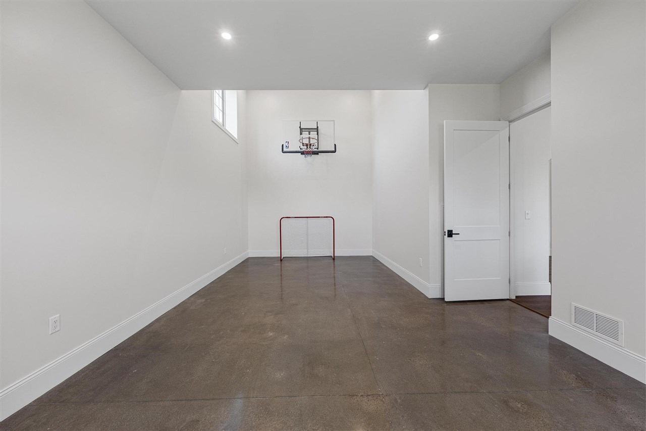 Property Photo 69