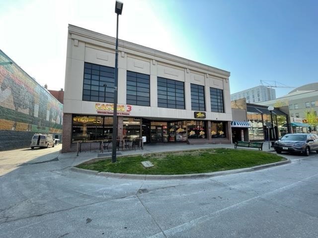 114 S Clinton St IowaCity IA 52240