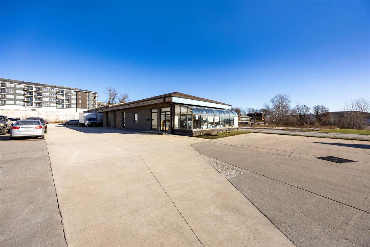 711 2nd St Coralville IA 52241