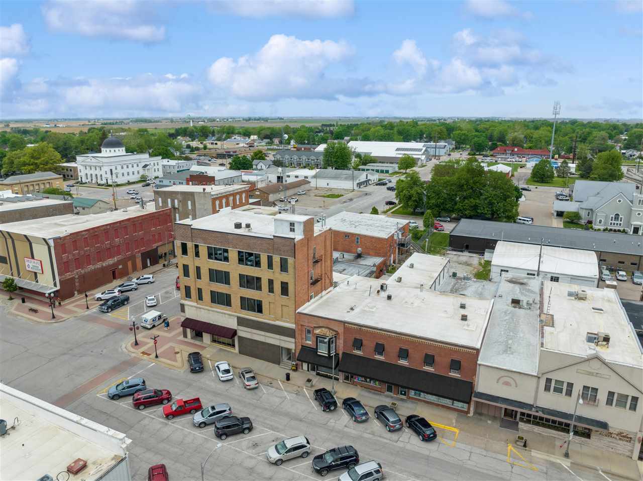 102 E Main St #& 110 N Iowa Ave Washington IA 52353