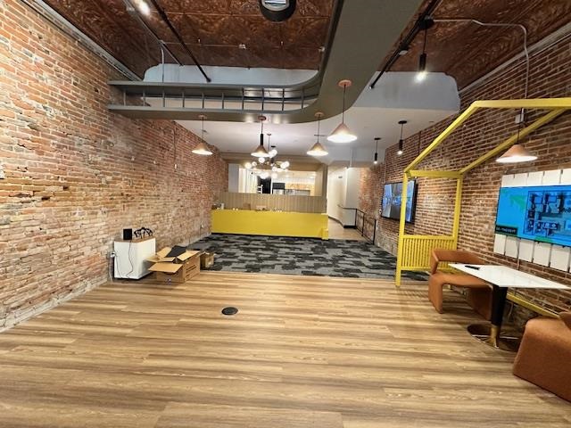 124 E Washington Street IA 52240