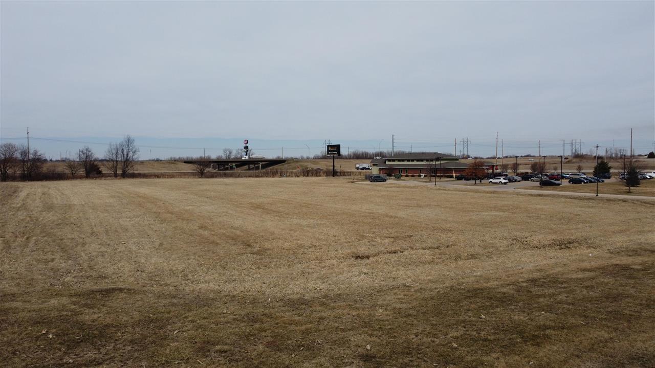 2 Commercial Dr Riverside IA 52327