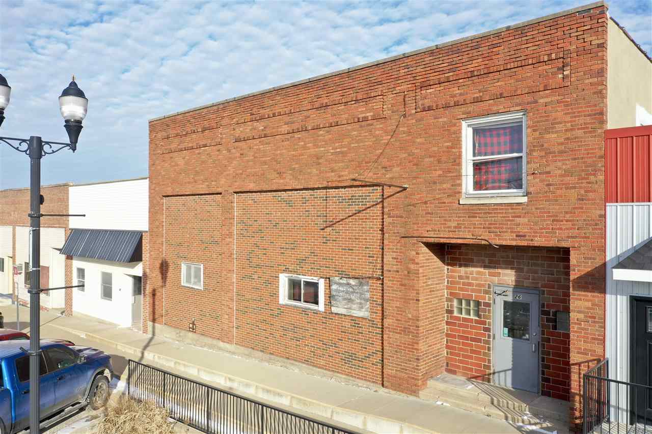 26 Main St Newhall IA 52315