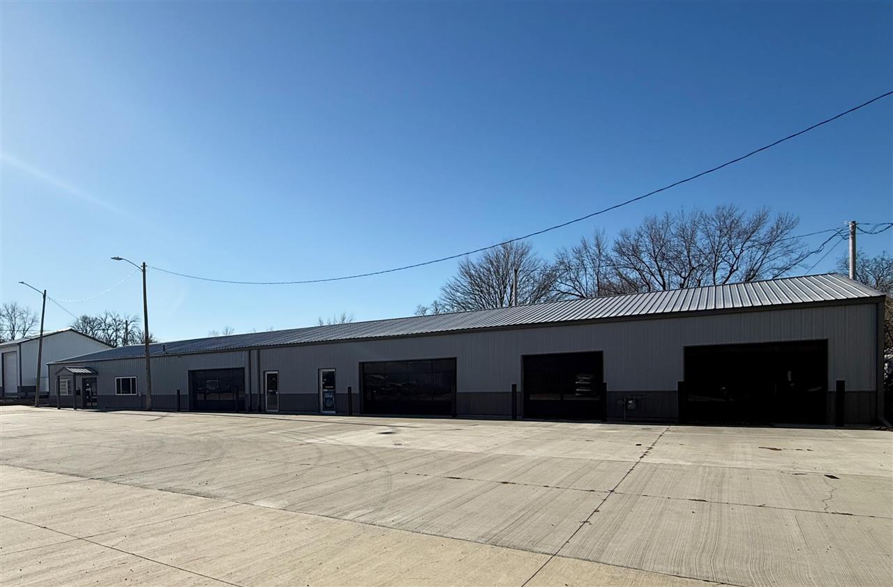 209 Franklin St CenterPoint IA 52213