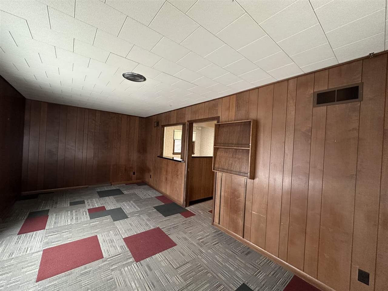 15 N Van Buren IowaCity IA 52245