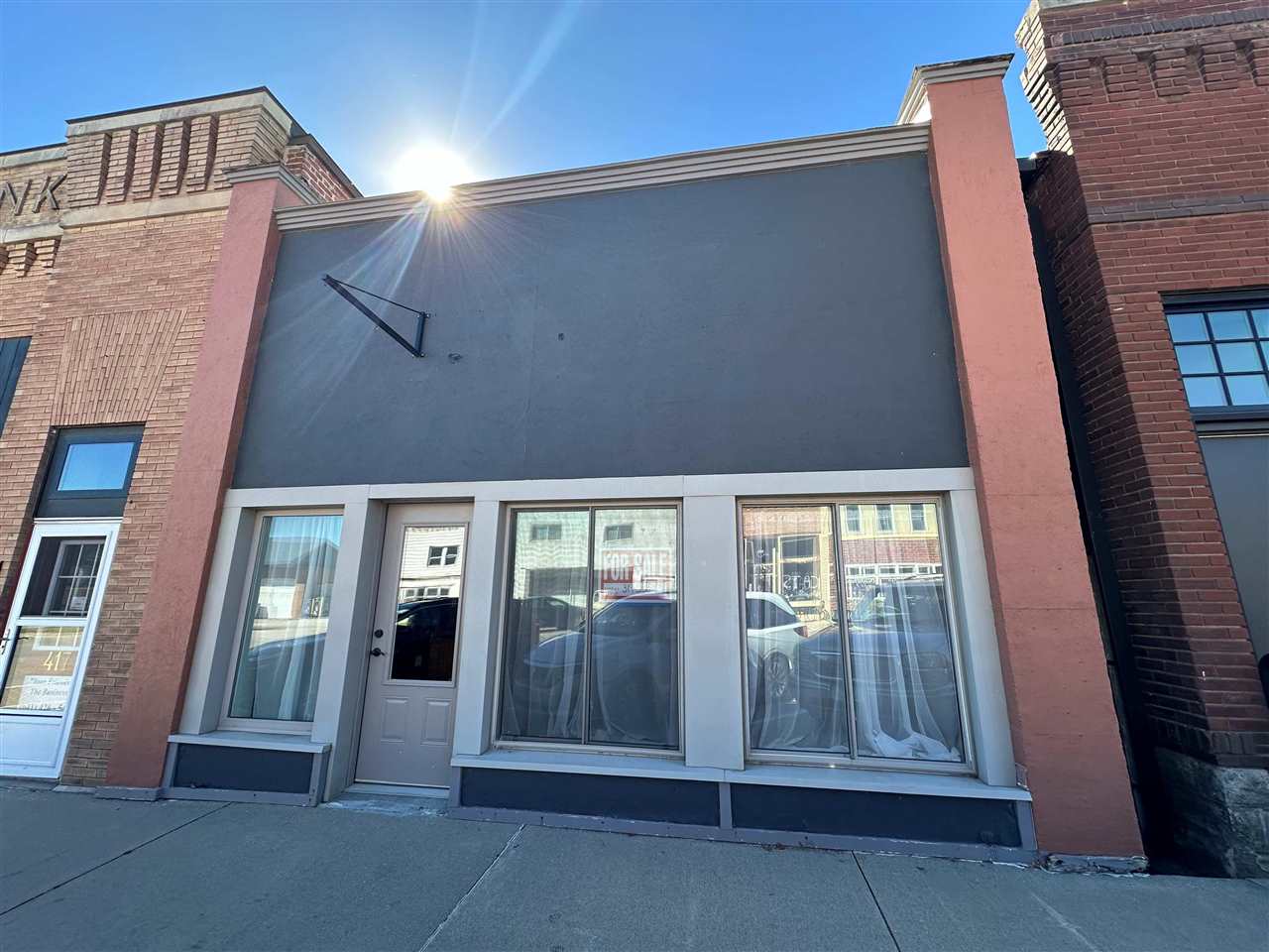413 E Main St CentralCityName IA 52214