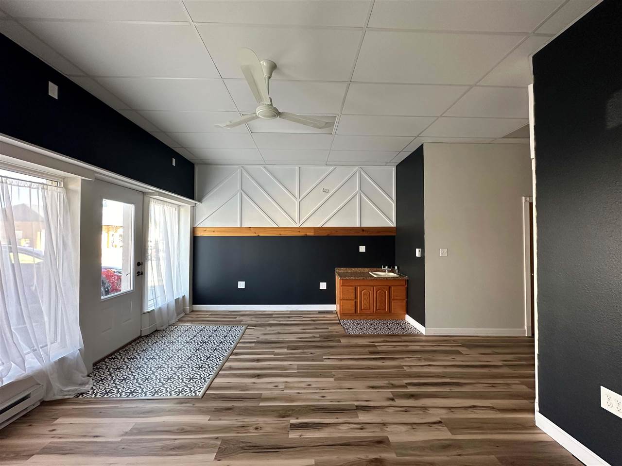 413 E Main St CentralCityName IA 52214