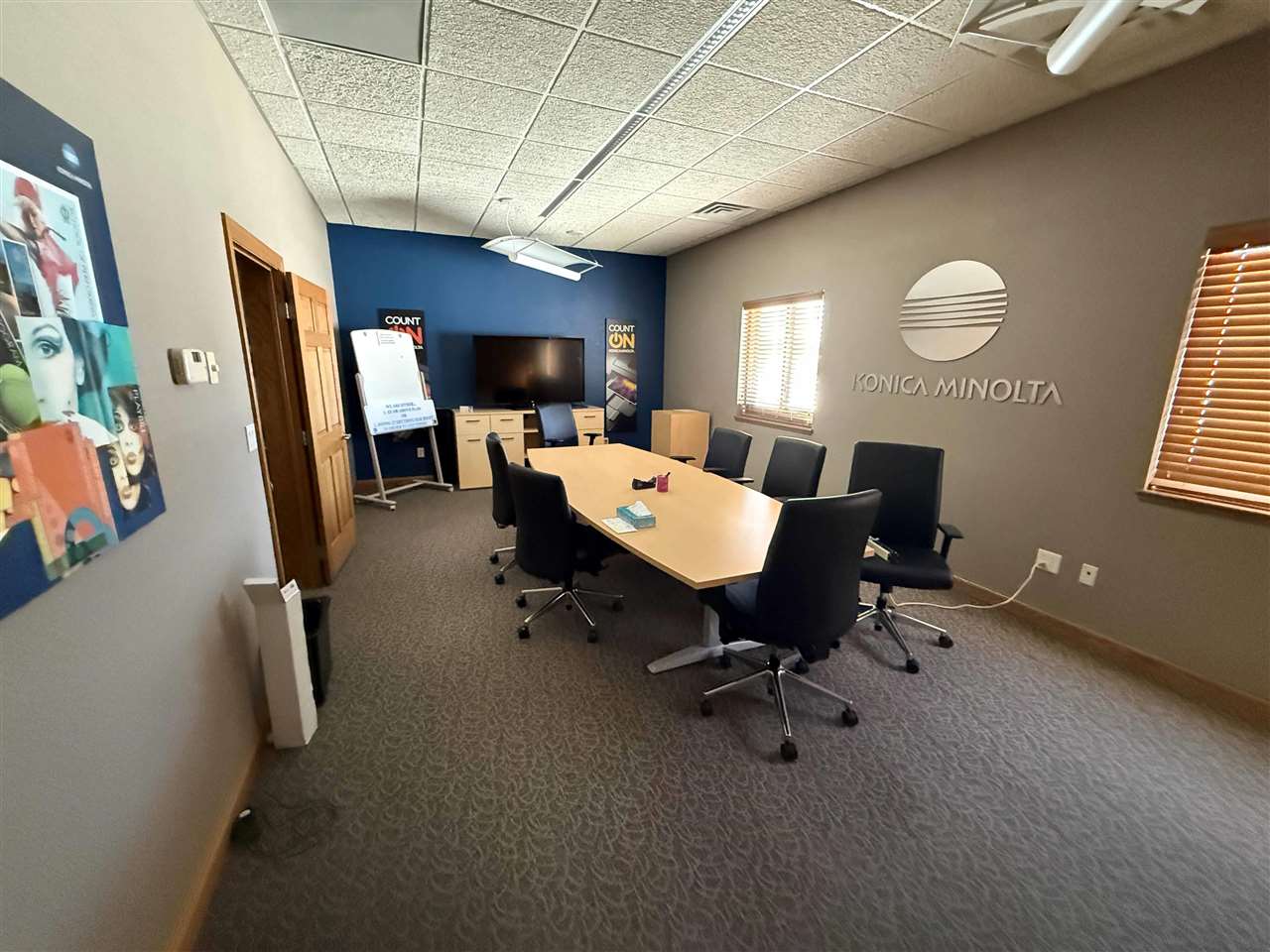 1705 Hawkeye Dr Hiawatha IA 52233