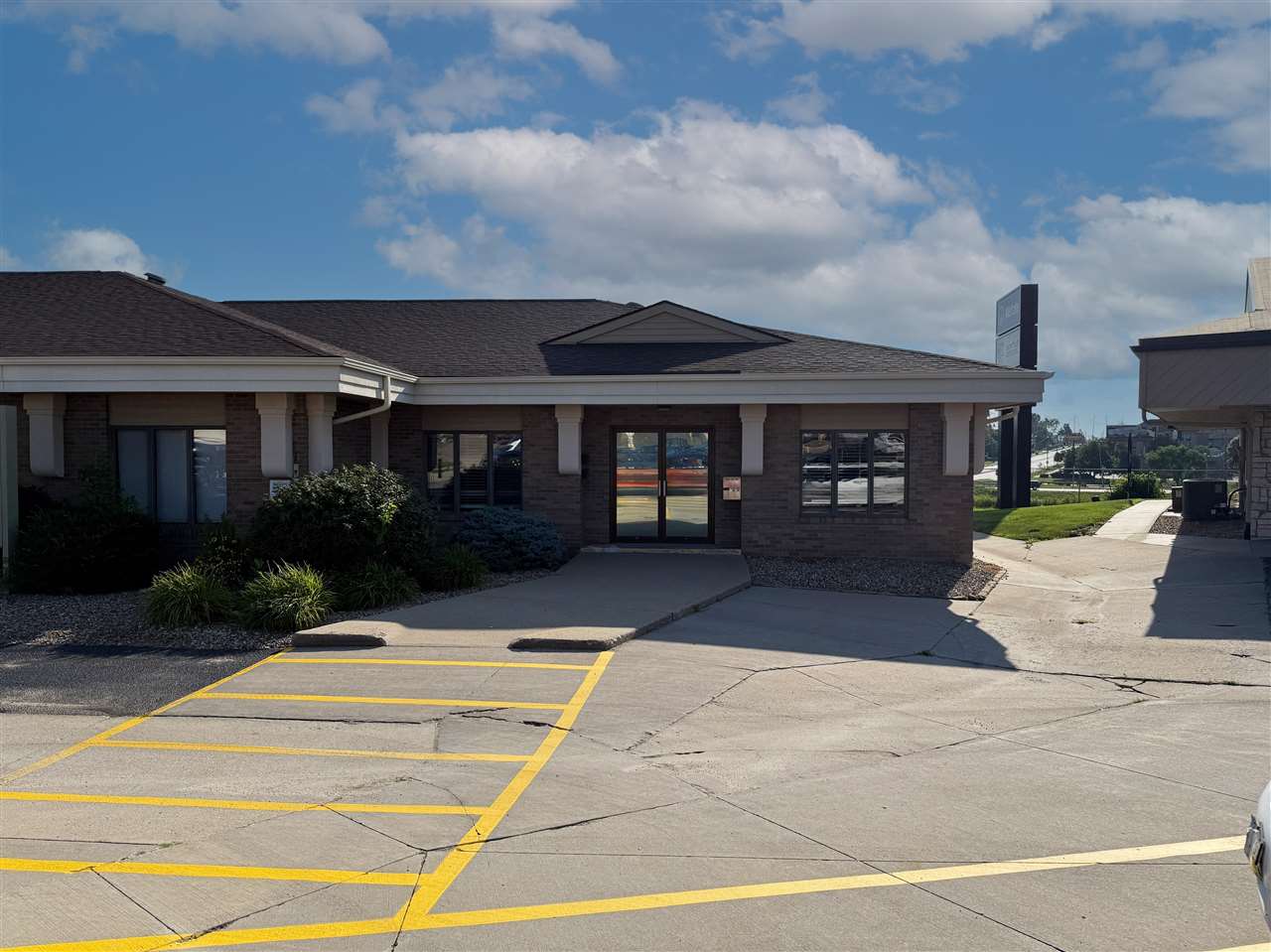 2337 Blairs Ferry Rd NE CedarRapids IA 52402