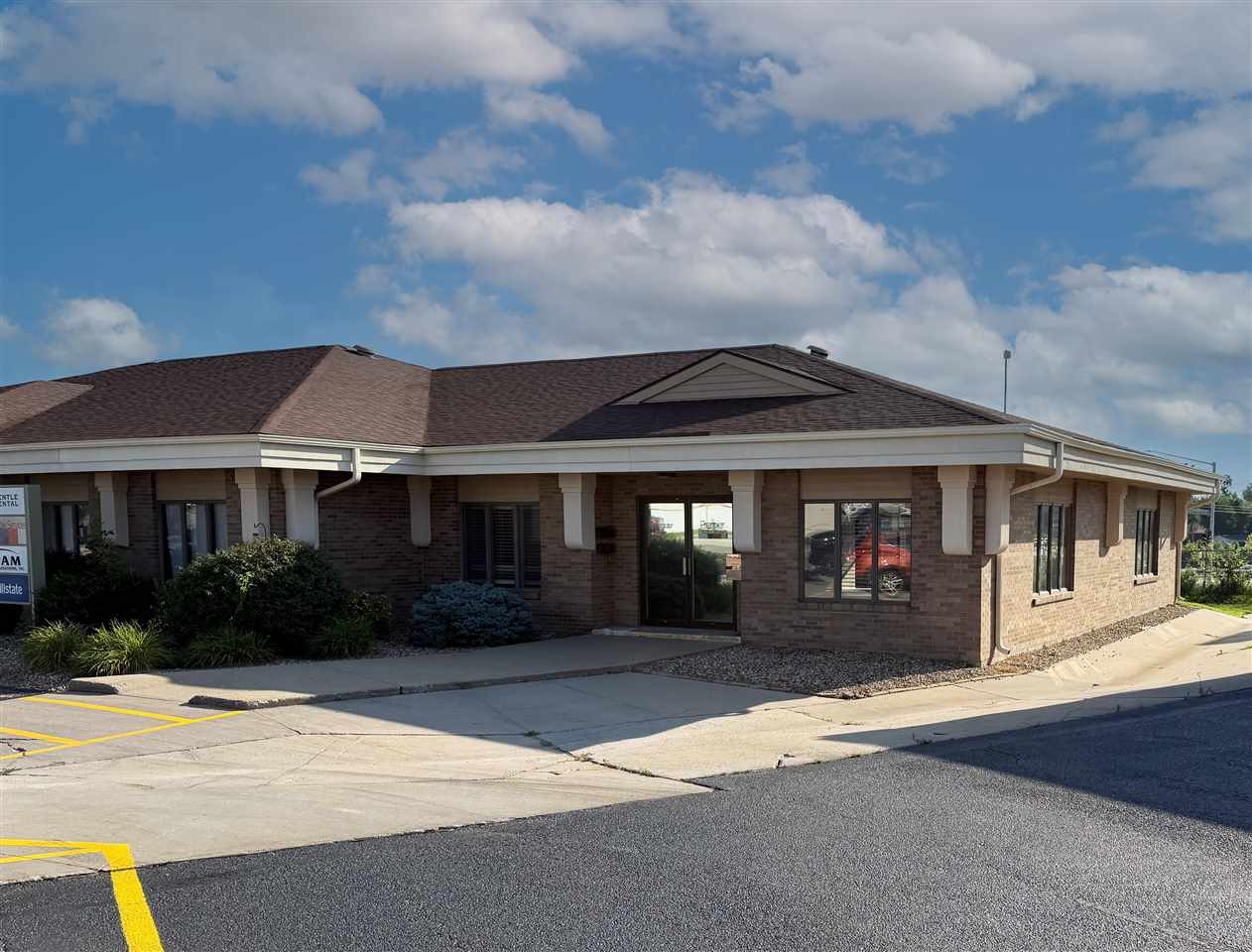 2337 Blairs Ferry Rd NE CedarRapids IA 52402