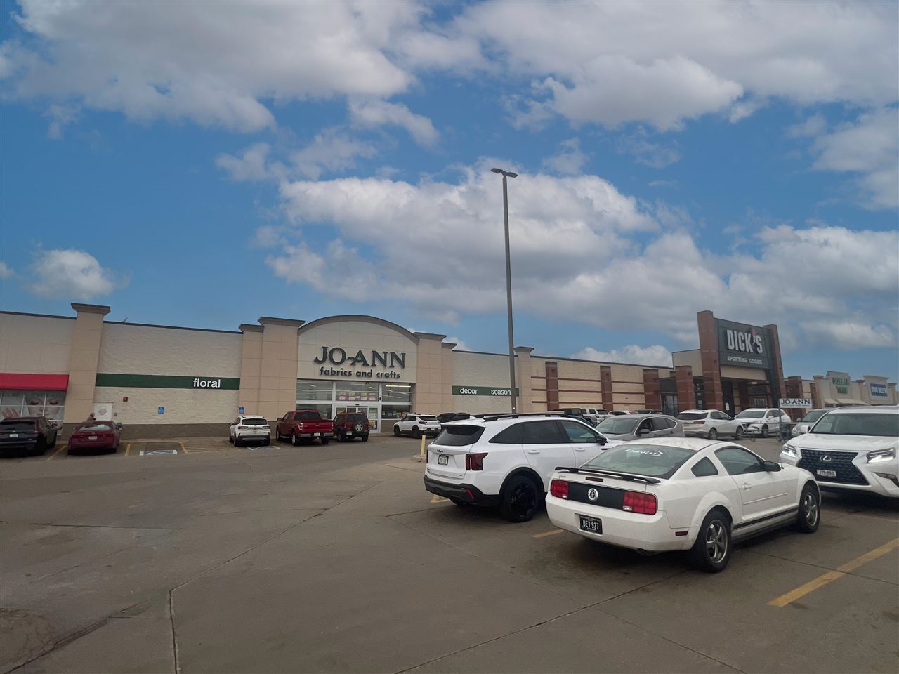 1407 Flammang Dr Waterloo IA 50702