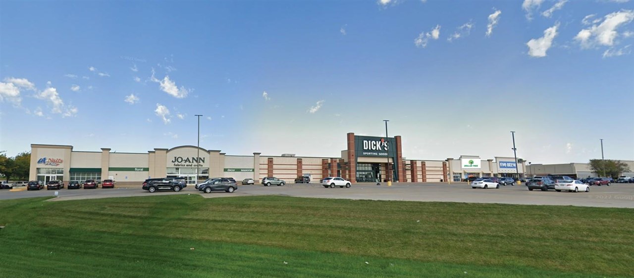 1407 Flammang Dr Waterloo IA 50702
