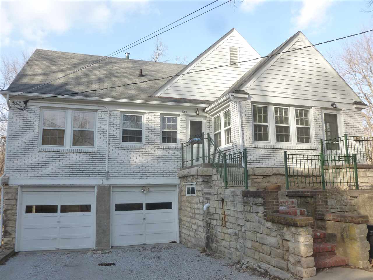841-843 S Summit St IowaCity IA 52245