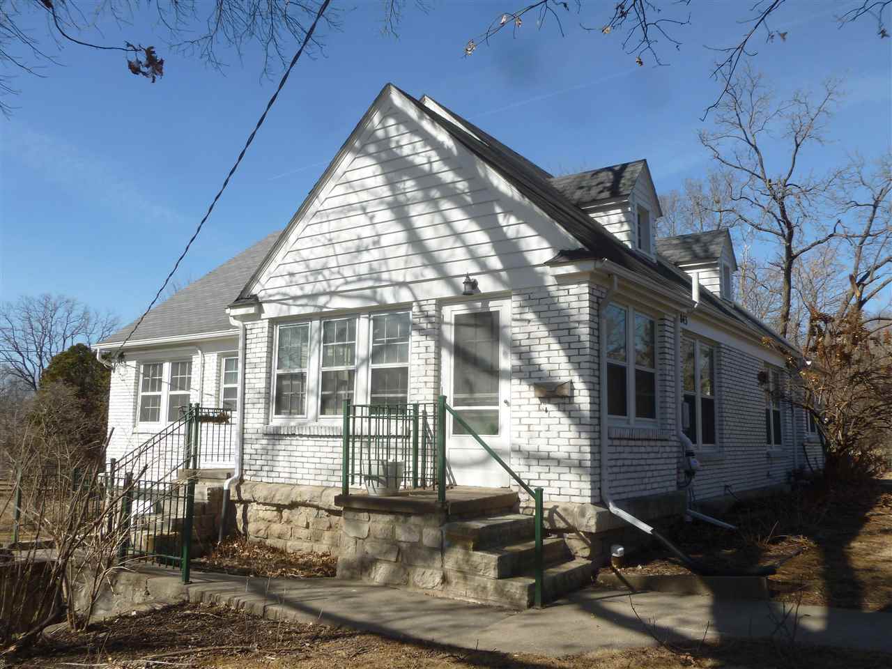 841-843 S Summit St IowaCity IA 52245