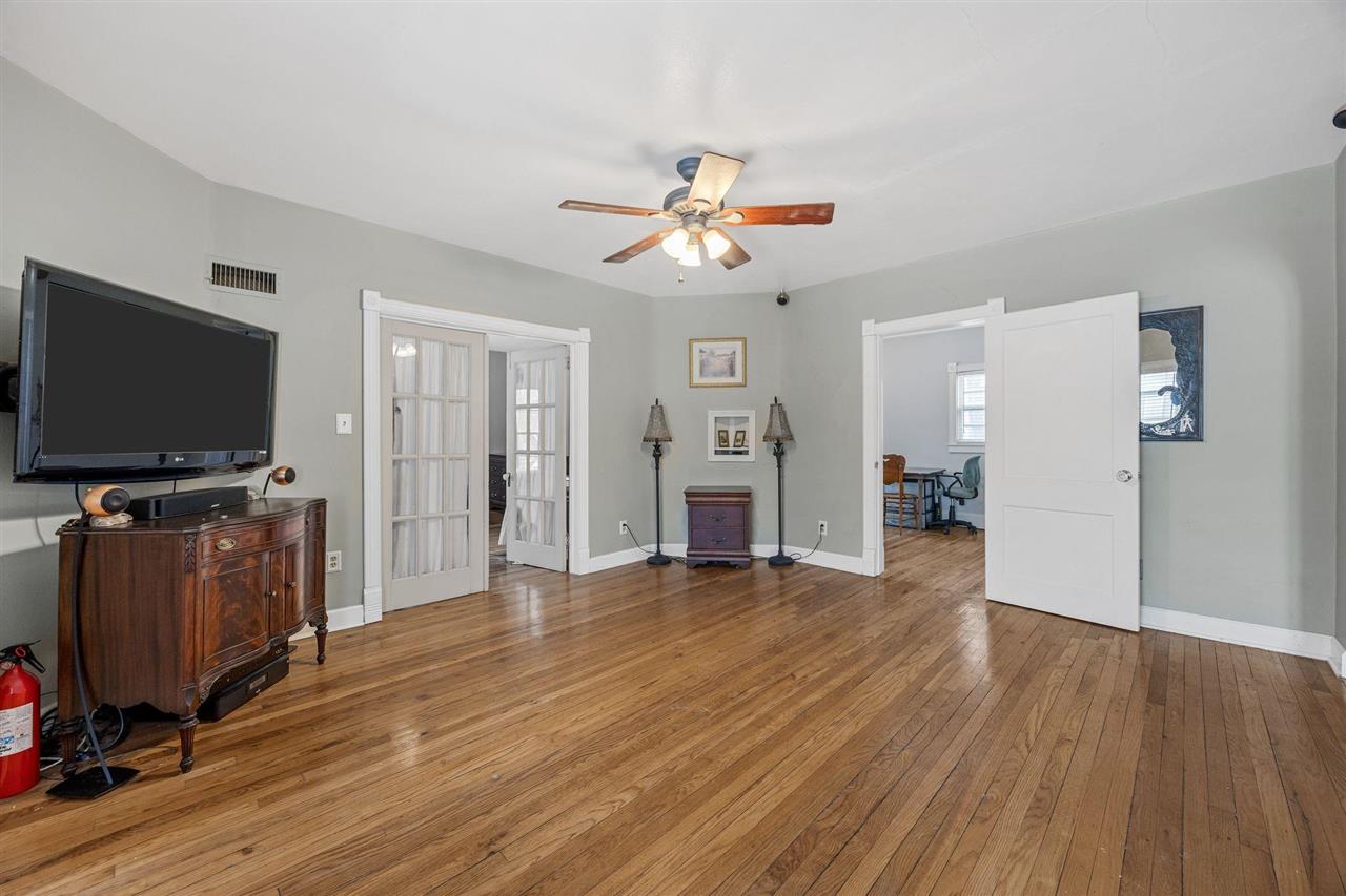 Property Photo 27