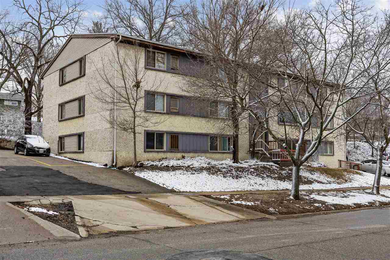 1100 Oakcrest St #A-M IowaCity IA 52246
