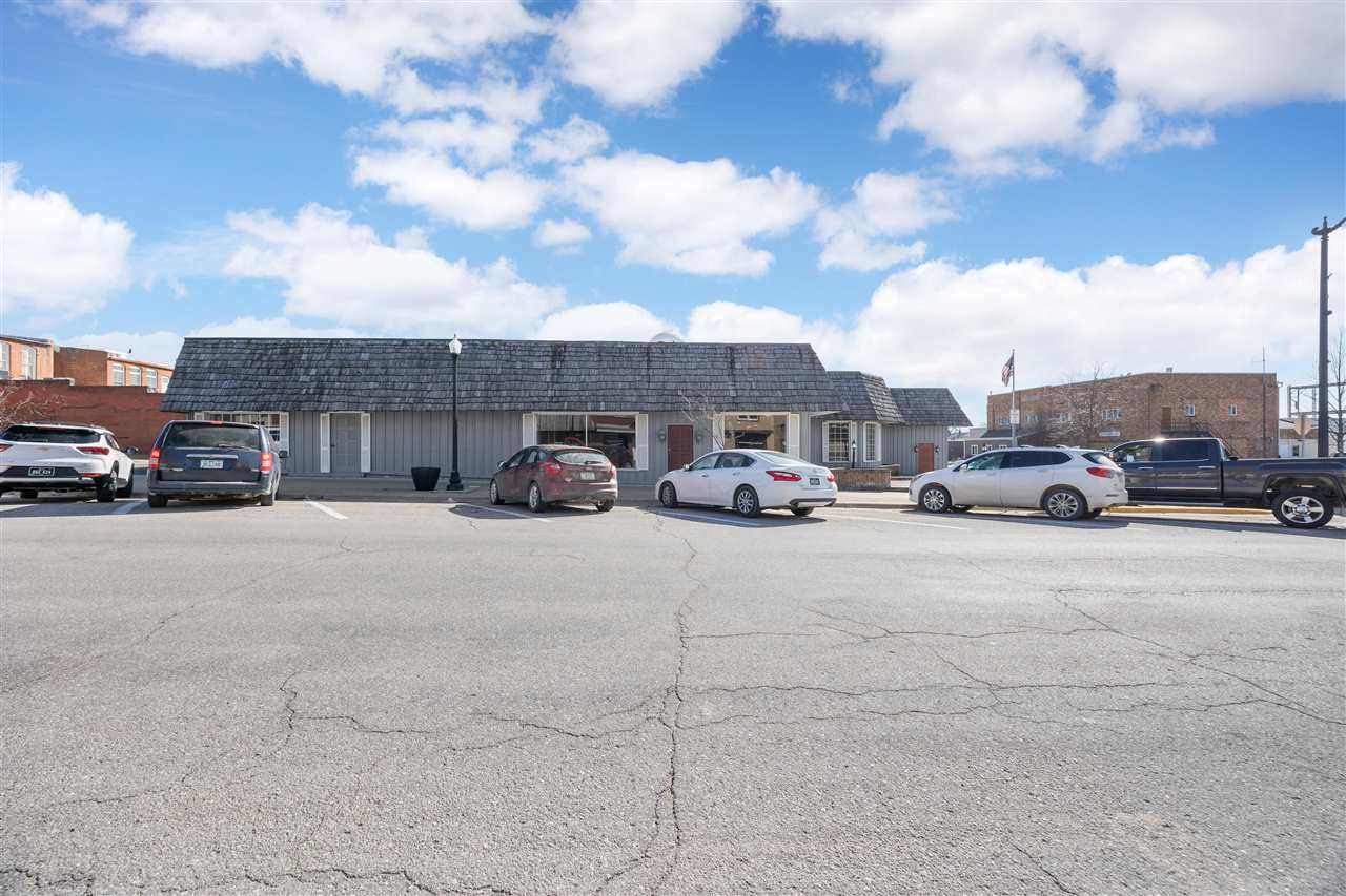 121 W 5th St Tipton IA 52772