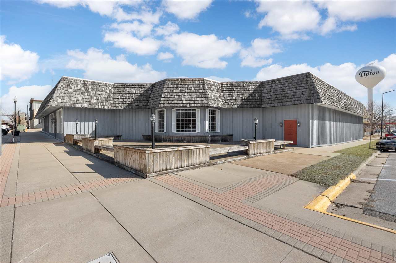 121 W 5th St Tipton IA 52772