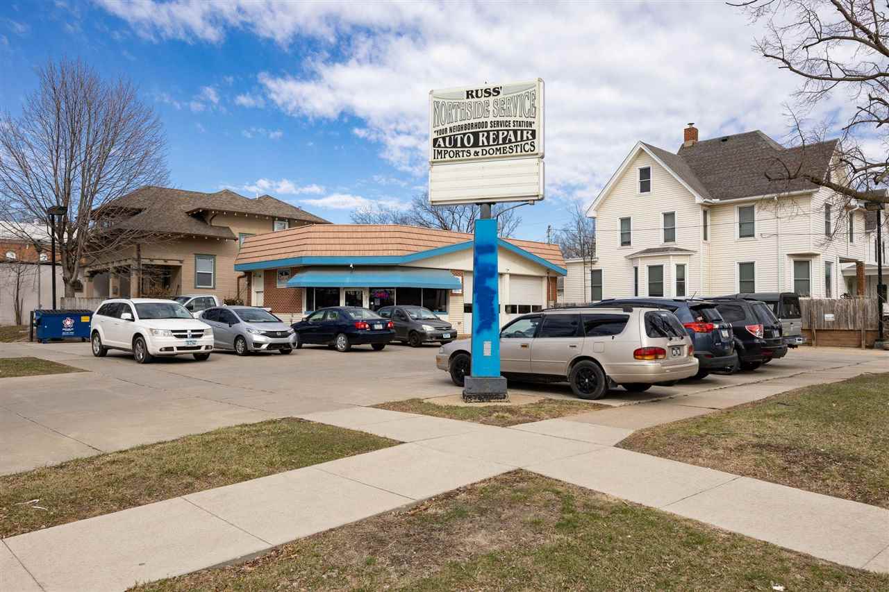 305 N Gilbert St IowaCity IA 52245