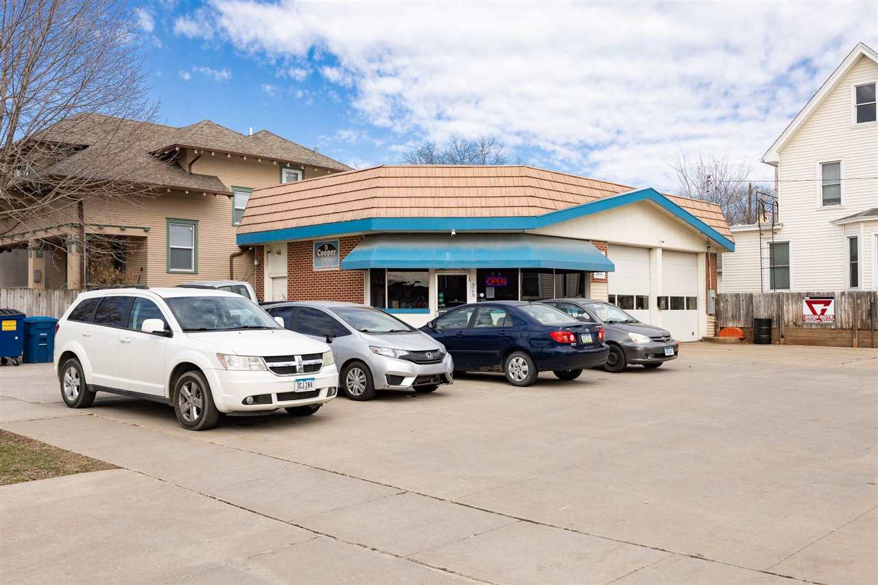 305 N Gilbert St IowaCity IA 52245