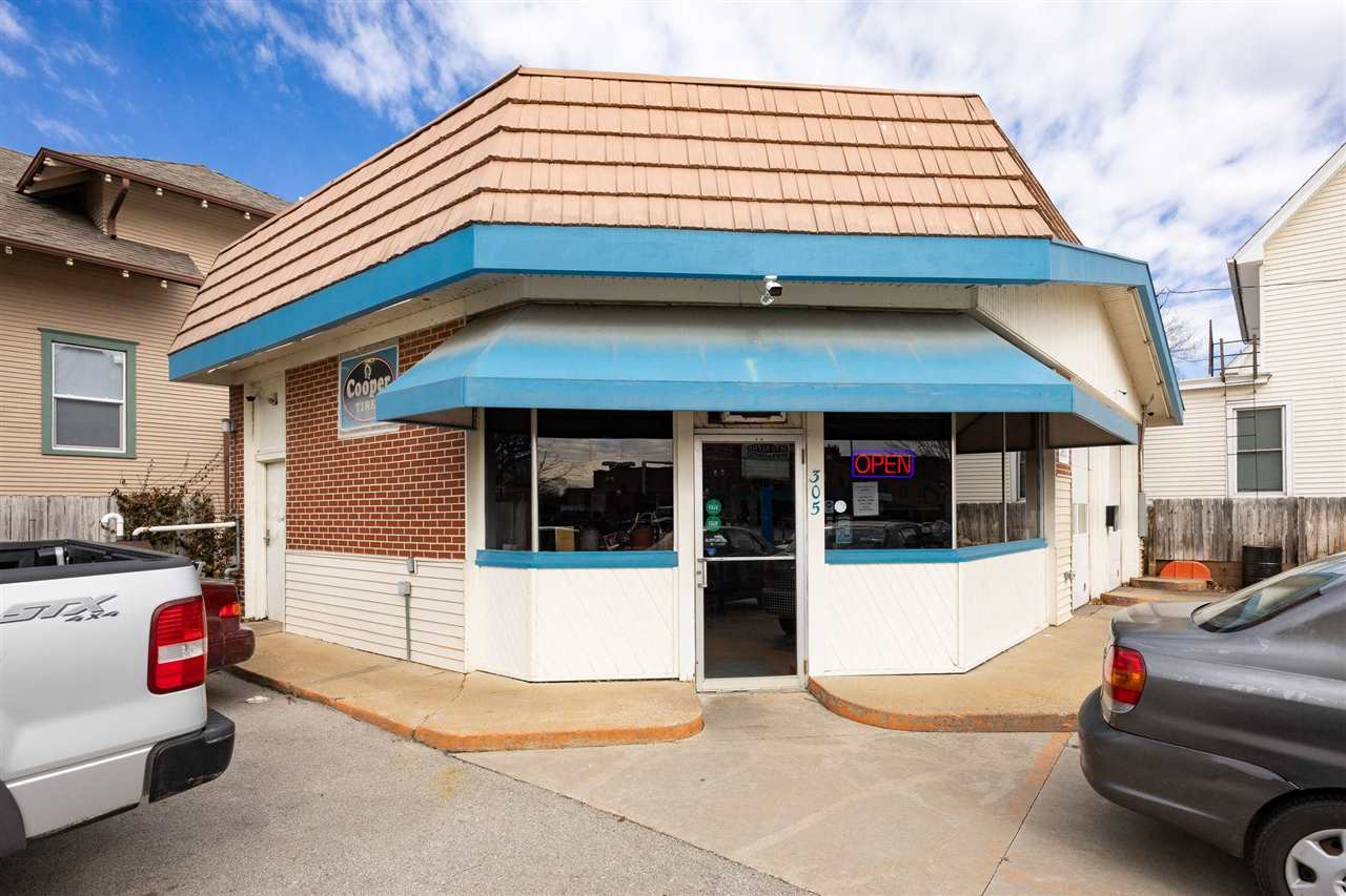 305 N Gilbert St IowaCity IA 52245