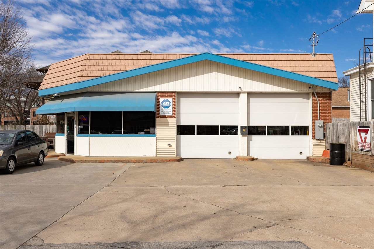 305 N Gilbert St IowaCity IA 52245