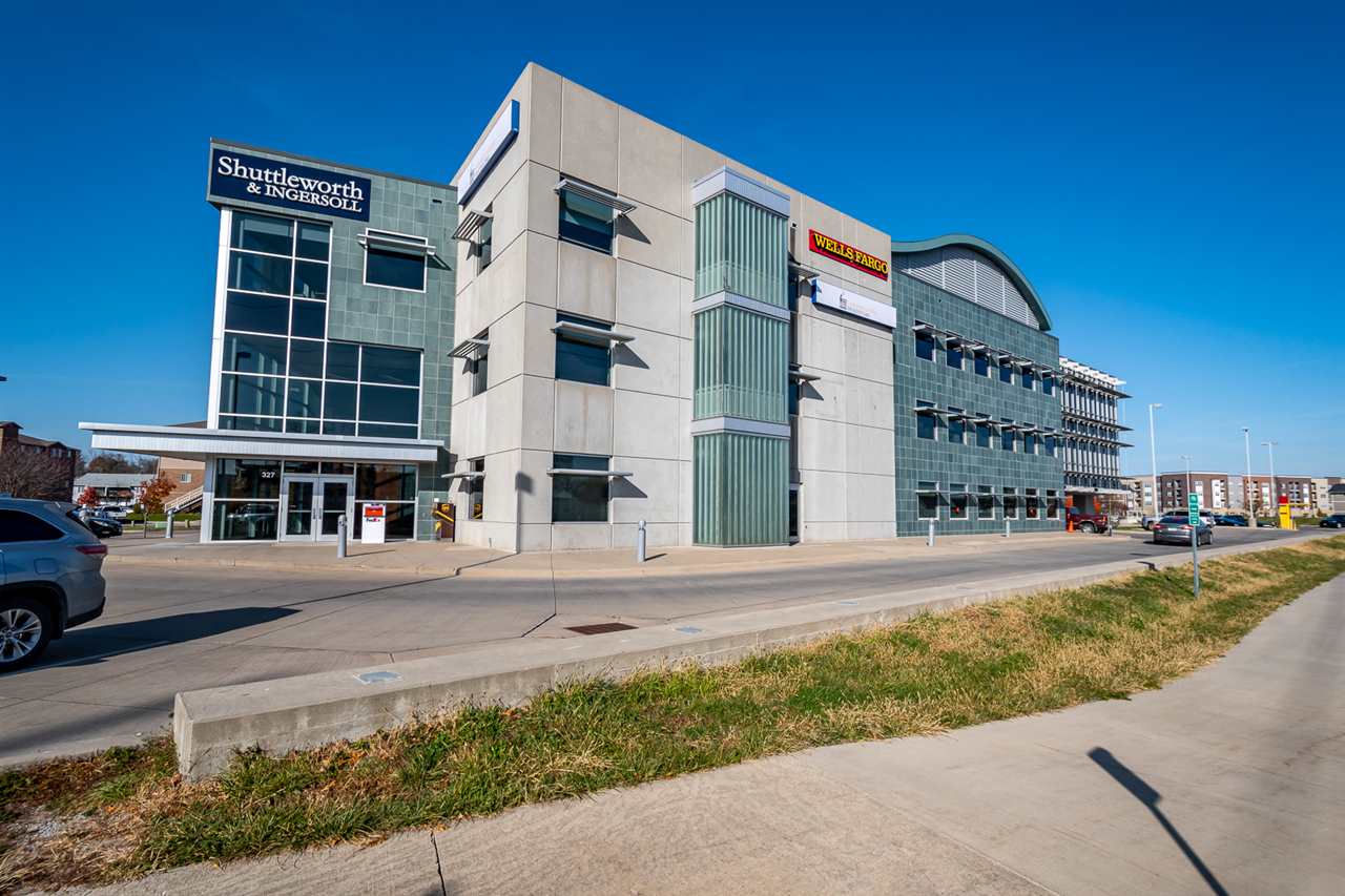 327 2nd St. #3rd floor Coralville IA 52241