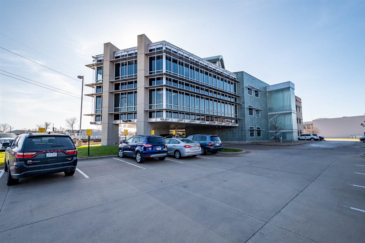 327 2nd St. #3rd floor Coralville IA 52241