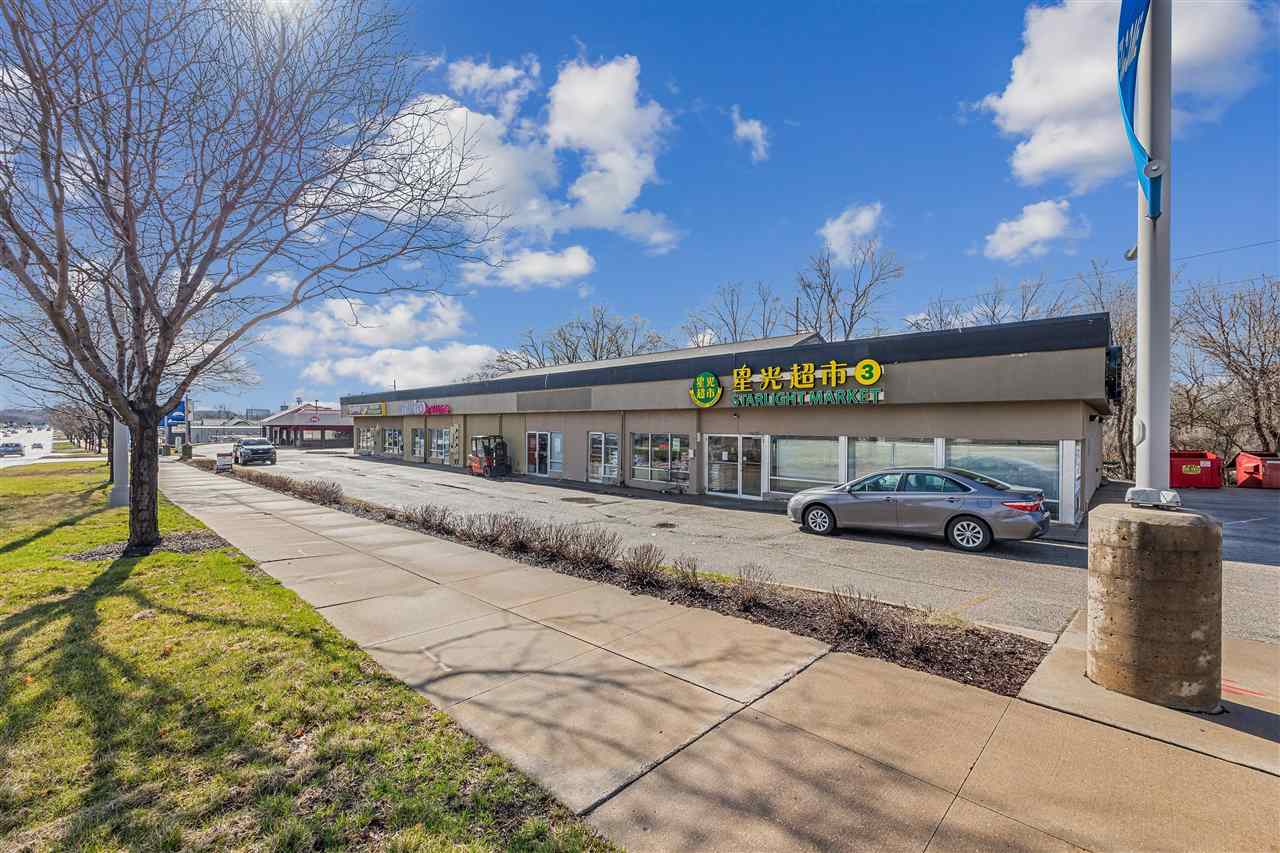906 2nd St #2 Coralville IA 52241
