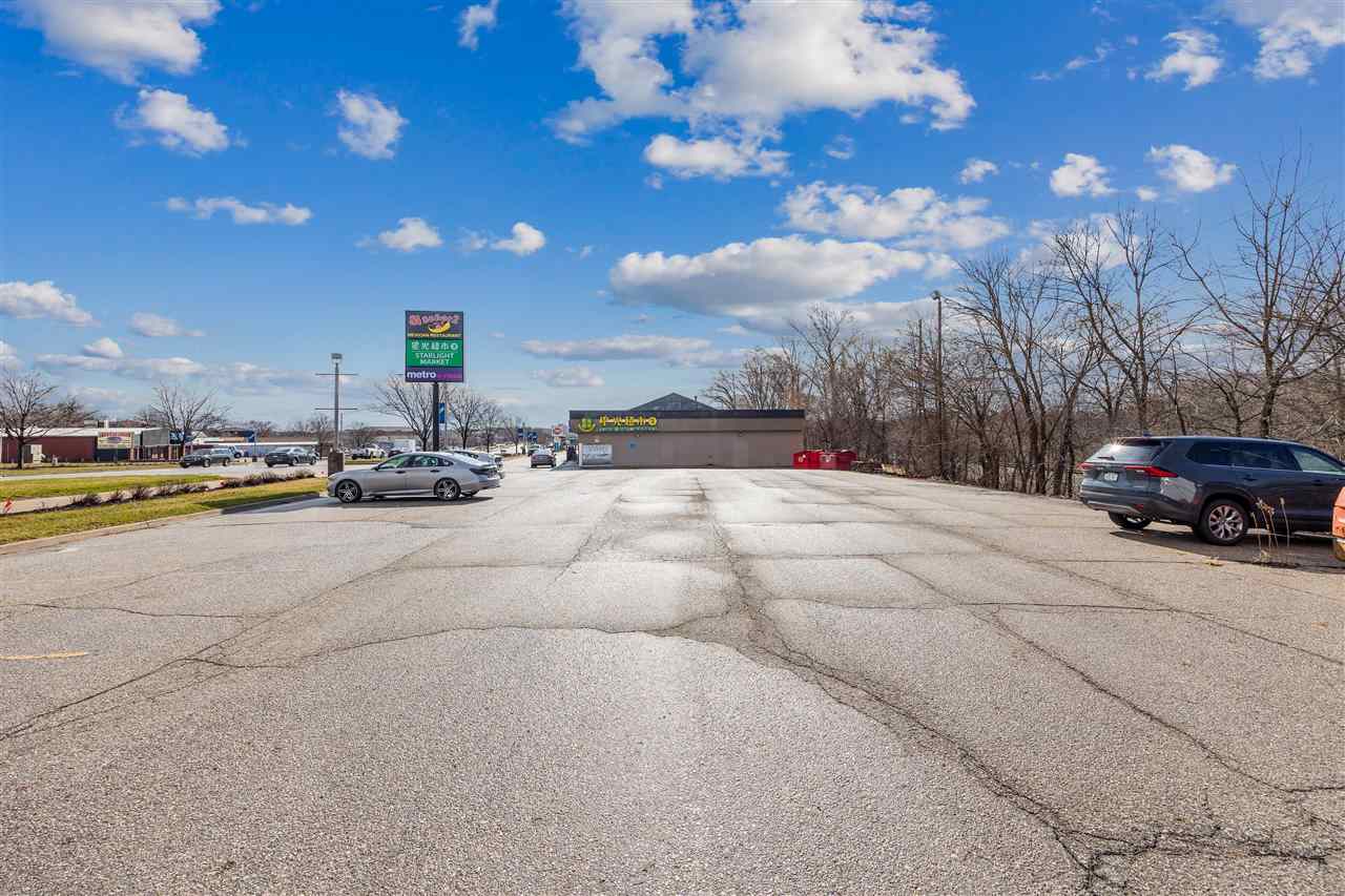 906 2nd St #2 Coralville IA 52241