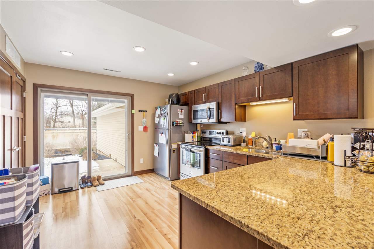 826-834 PAGE ST IowaCity IA 52240