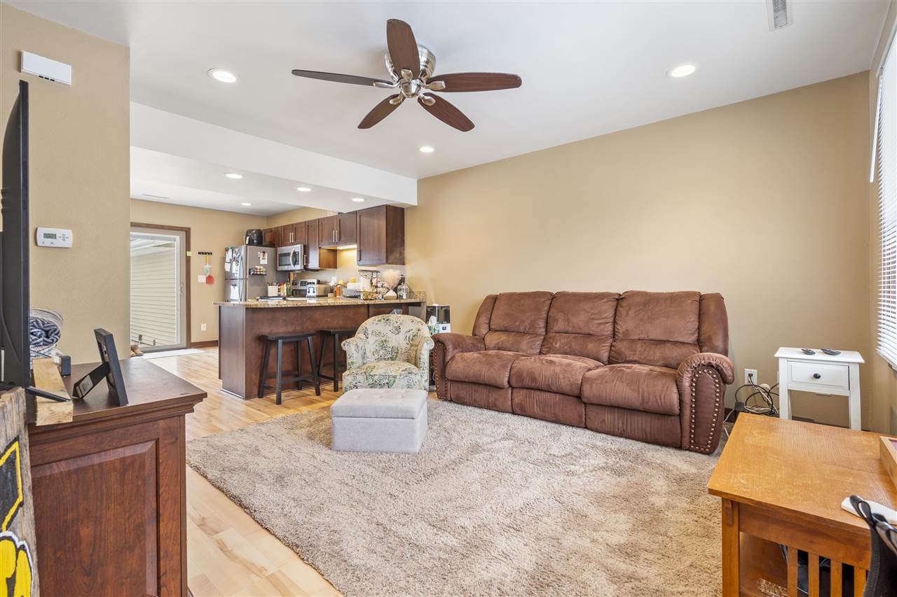 826-834 PAGE ST IowaCity IA 52240