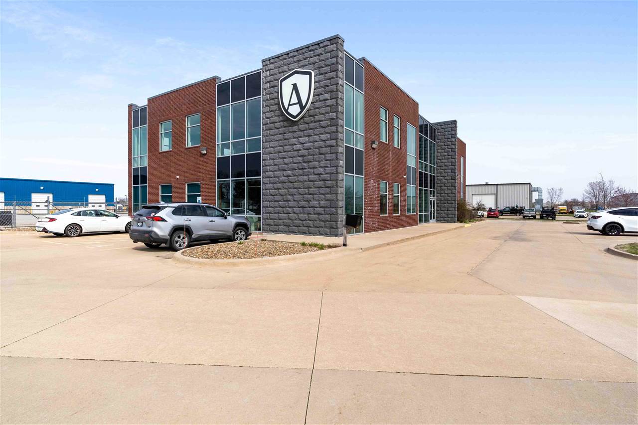 2881 Independence Rd IowaCity IA 52240