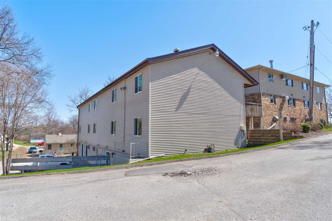 732,736,740 Michael St. IowaCity IA 52246