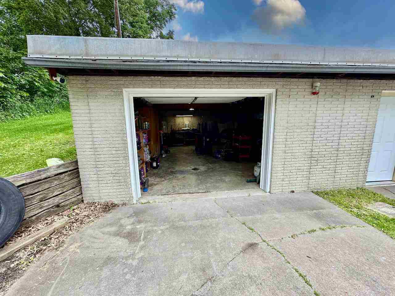 222 N West St NorthEnglish IA 52316