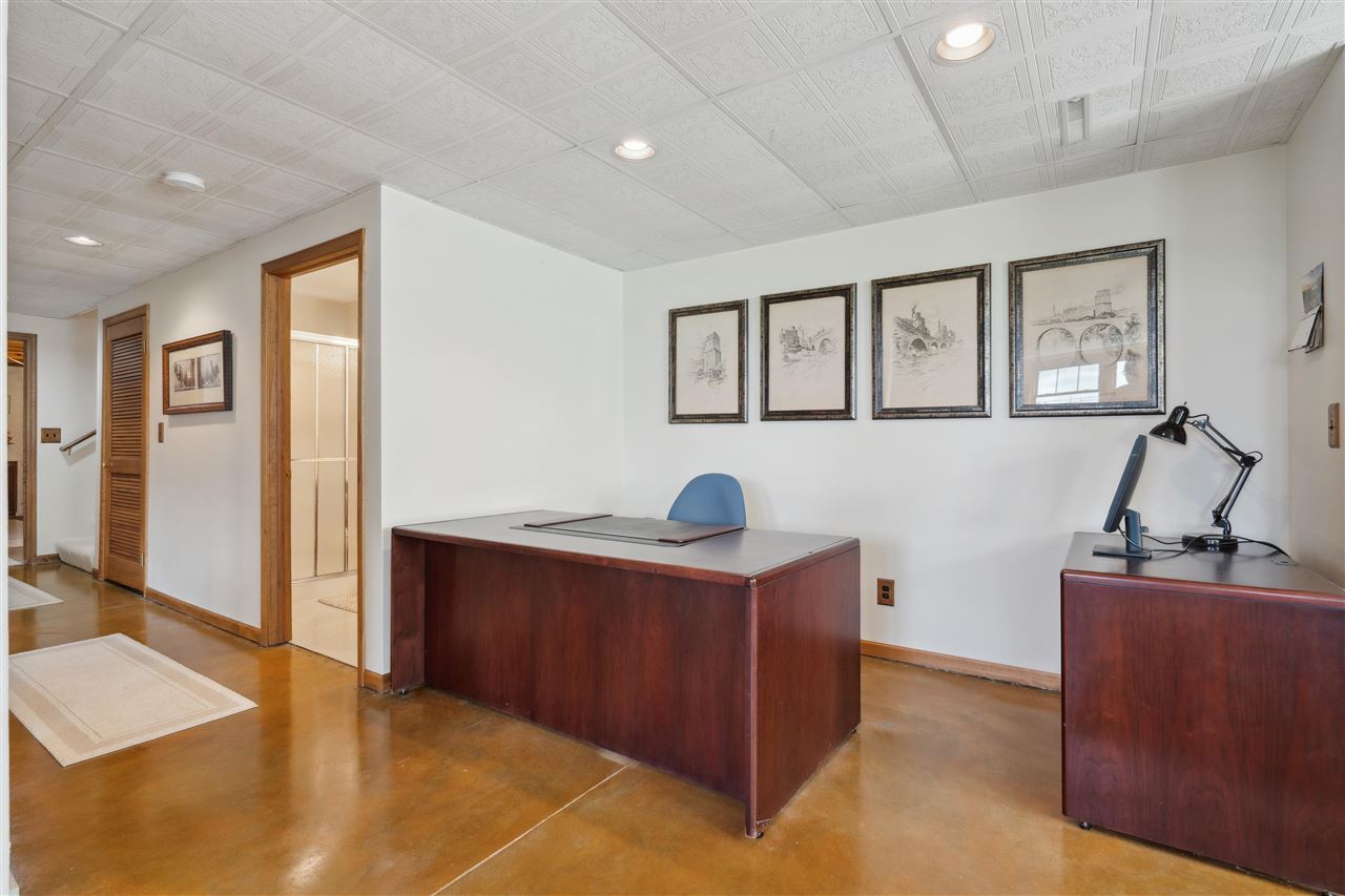Property Photo 33