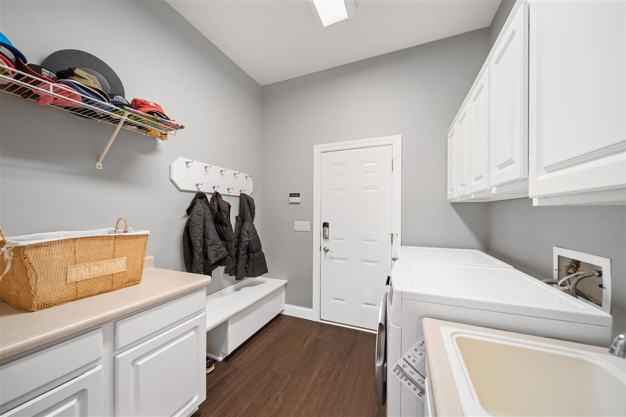 Property Photo 27