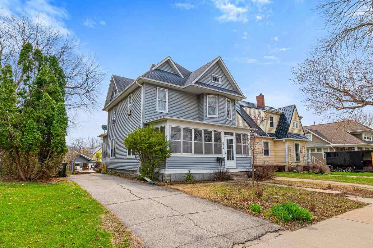 Property Photo 1