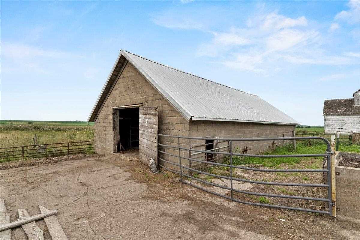 Property Photo 32