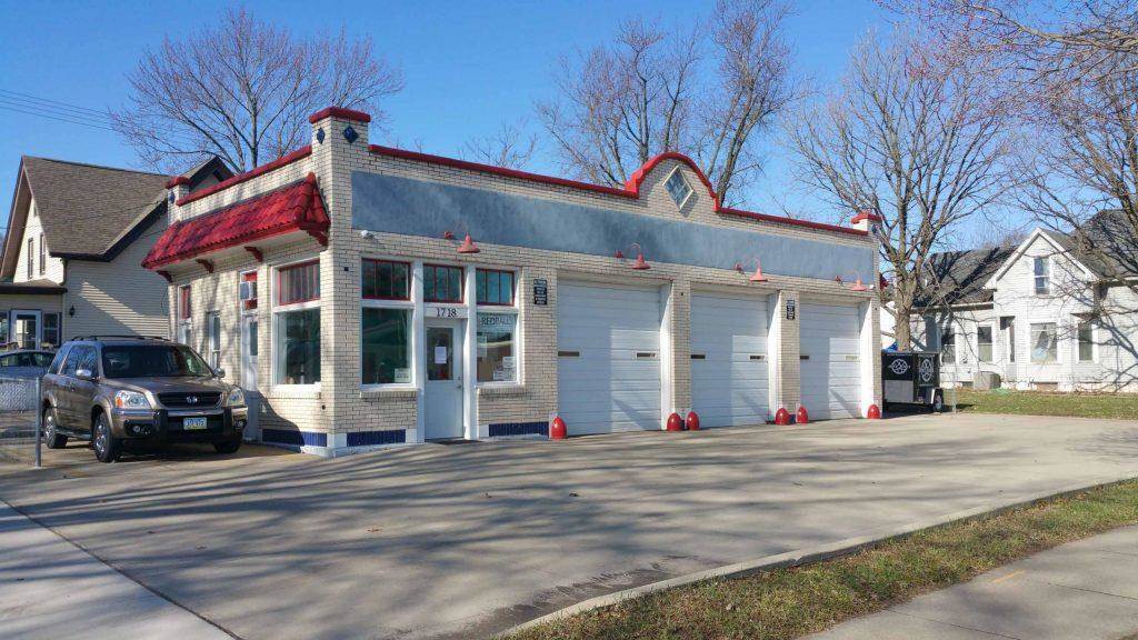 1718 C Street SW IA 52404