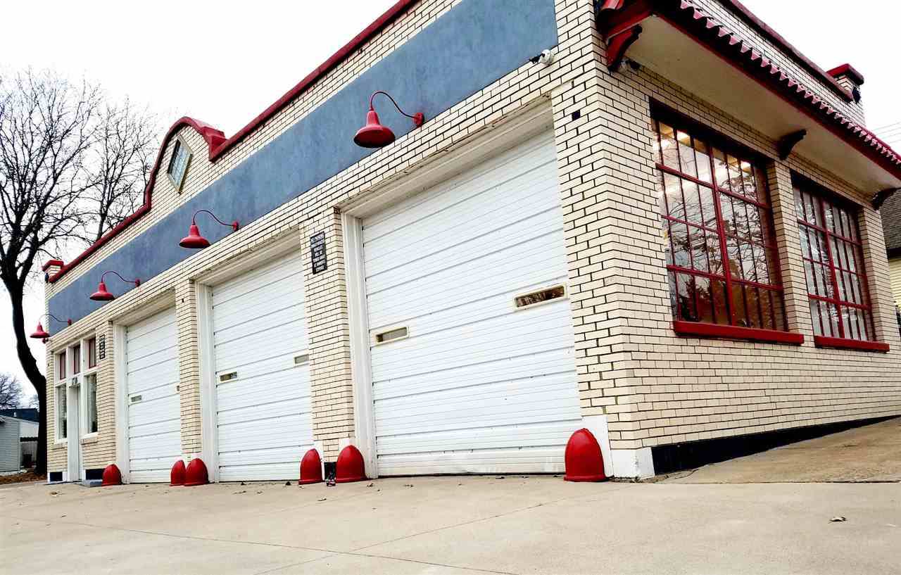 1718 C Street SW IA 52404