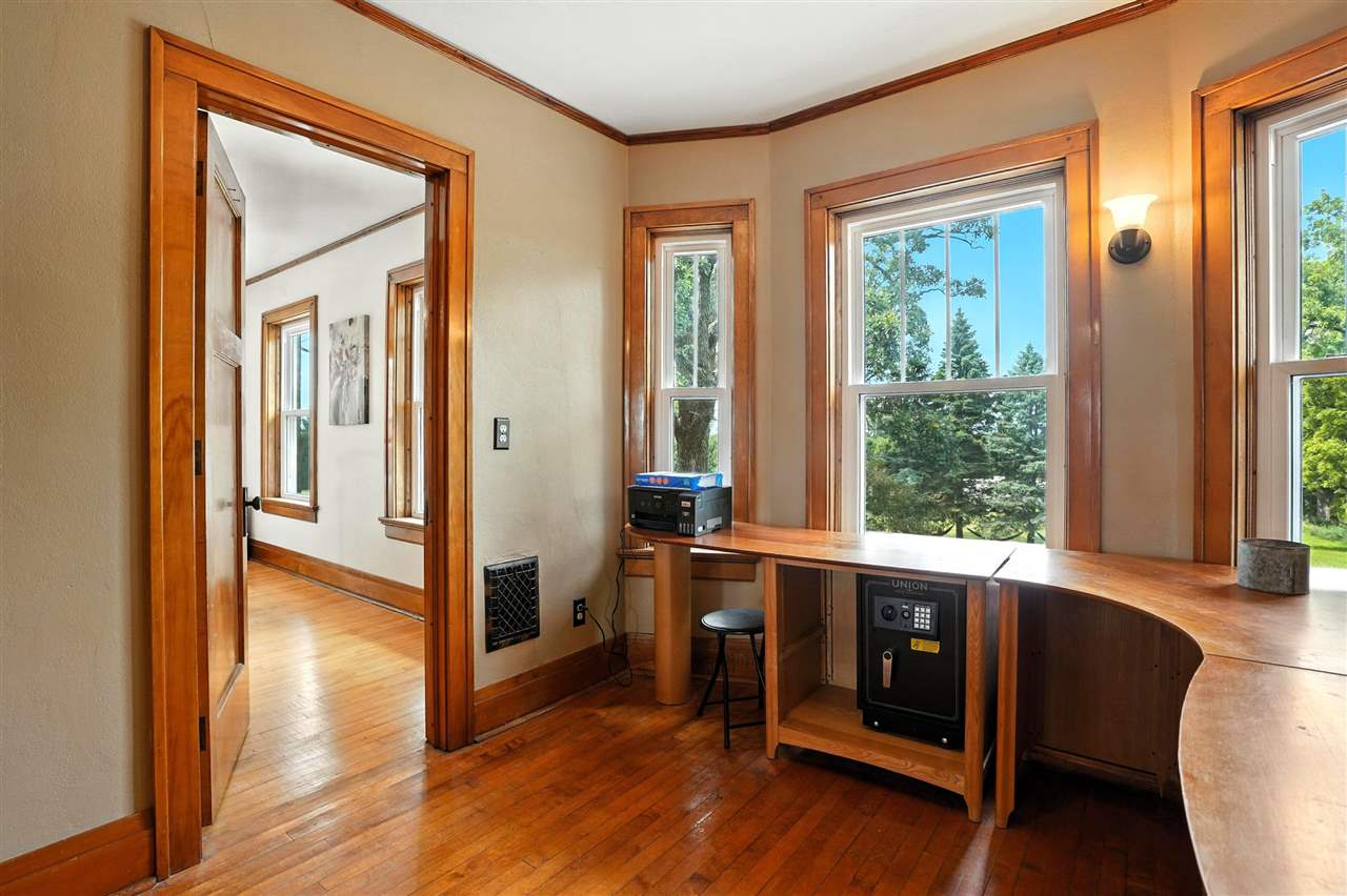 Property Photo 32