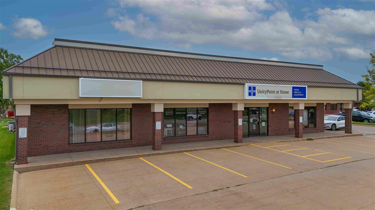 294-298 Blairs Ferry Rd NE IA 52402
