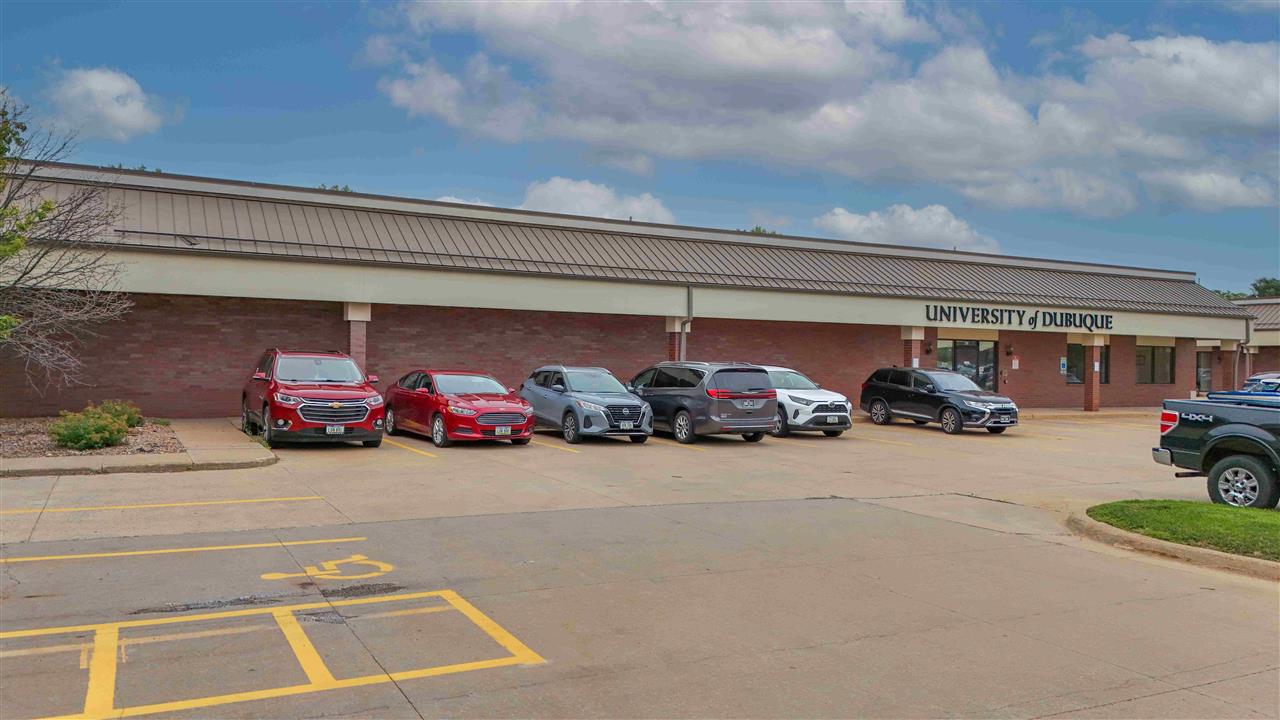 294-298 Blairs Ferry Rd NE IA 52402
