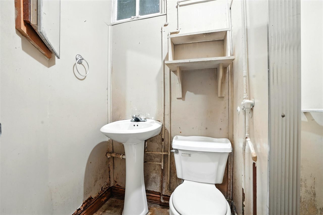 Property Photo 27