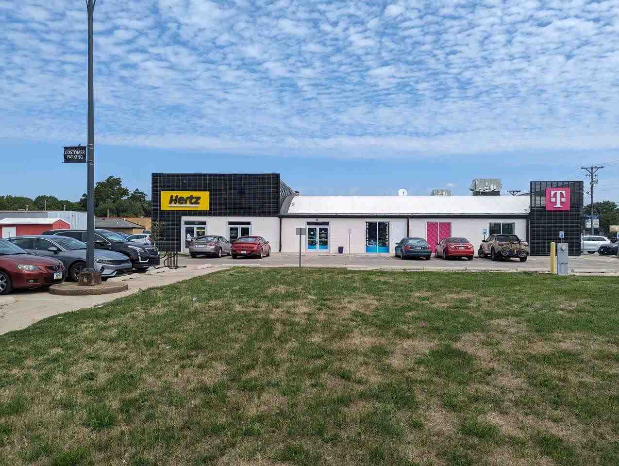 1029 S Riverside Dr #300 IA 52246
