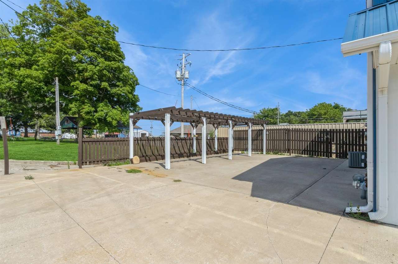 Property Photo 32