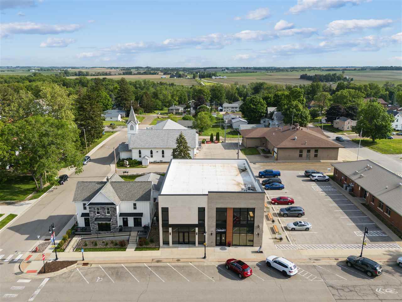 120 W Main St #2 Solon IA 52333